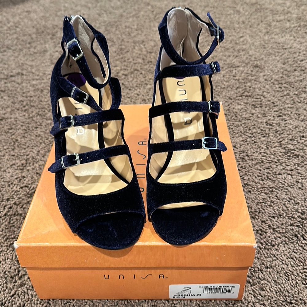 Unisa 8.5 medium blue worn once
